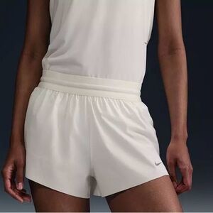 Nike Women's swift Dri-fit  2.5” Activewear Shorts Elastic Waist